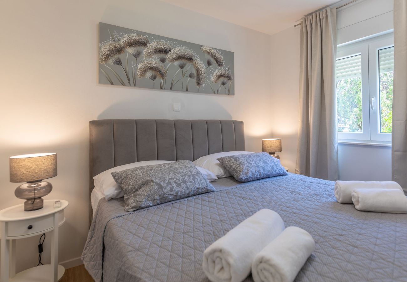 Ferienwohnung in Zadar - Ferienwohnung Klanac 1 mit Balkon
