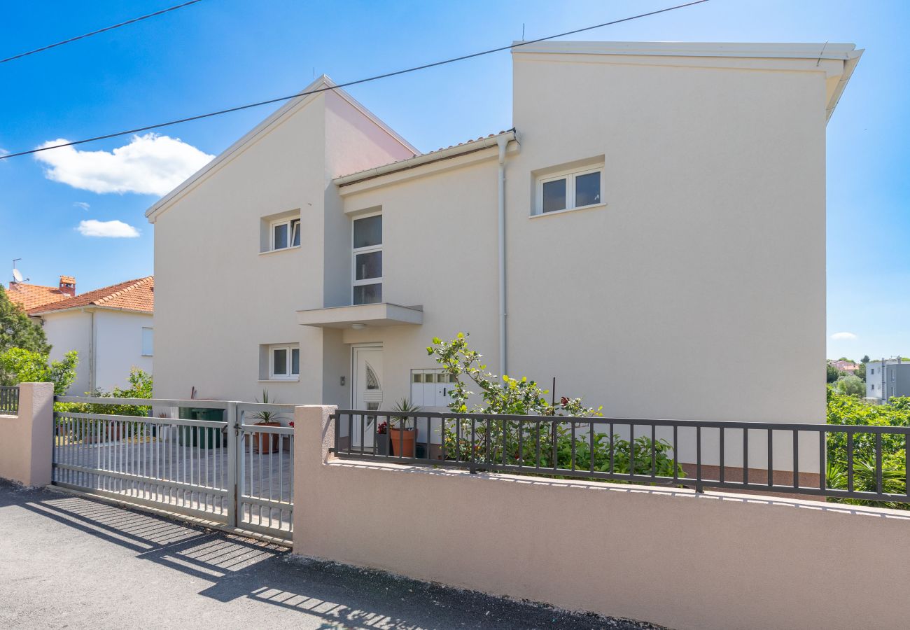 Ferienwohnung in Zadar - Ferienwohnung Klanac 1 mit Balkon