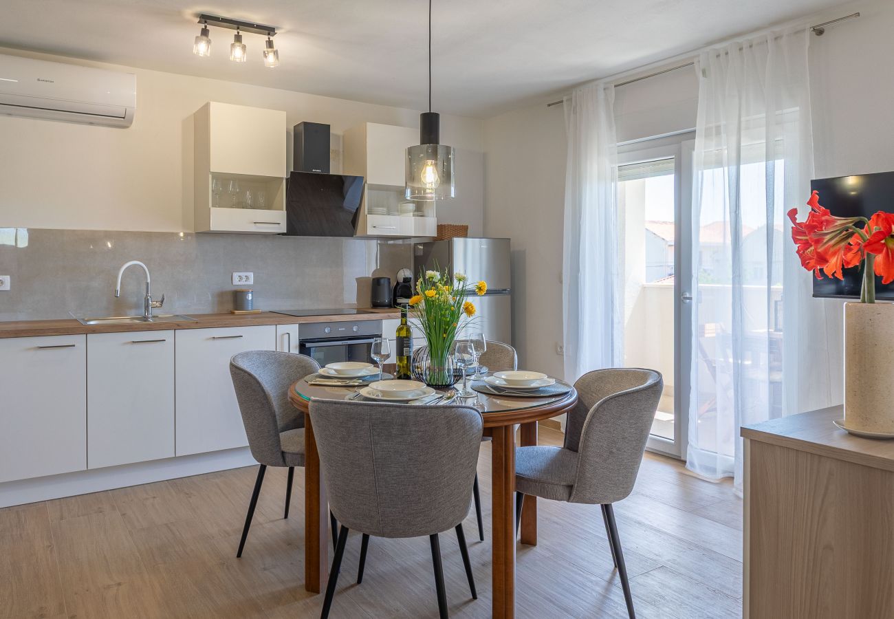Ferienwohnung in Zadar - Ferienwohnung Klanac 2 mit zwei Balkonen