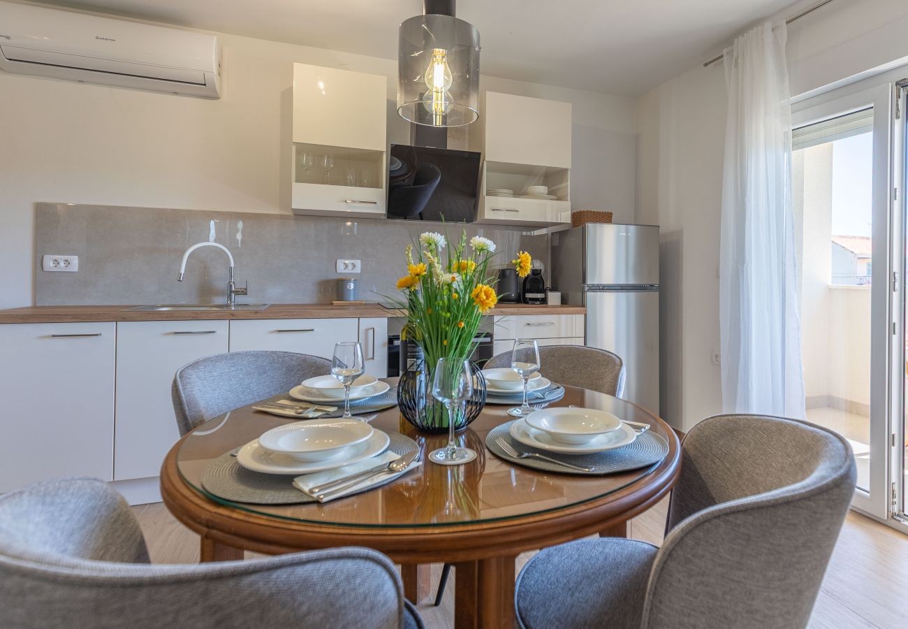 Ferienwohnung in Zadar - Ferienwohnung Klanac 2 mit zwei Balkonen