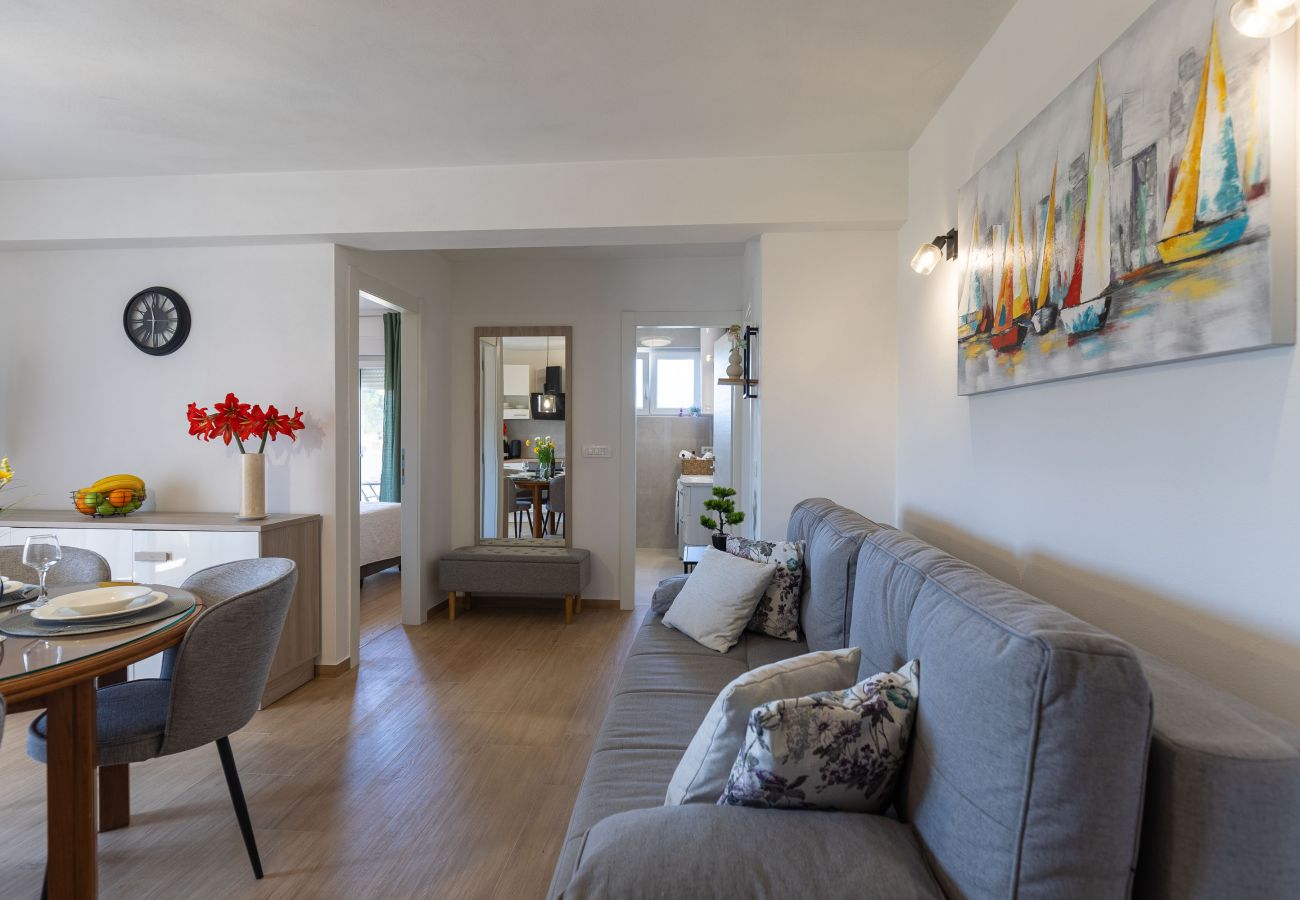 Ferienwohnung in Zadar - Ferienwohnung Klanac 2 mit zwei Balkonen