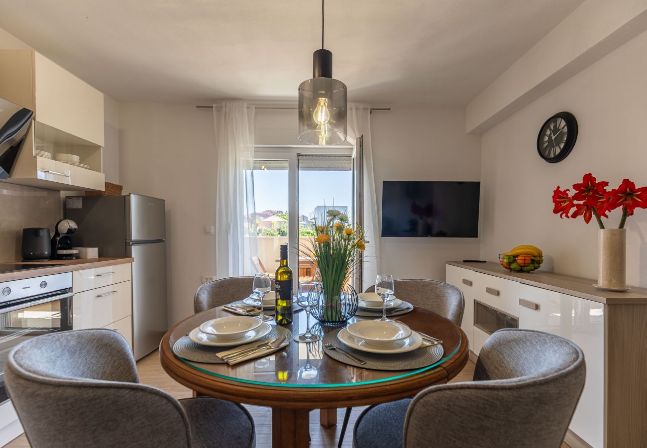 Ferienwohnung in Zadar - Ferienwohnung Klanac 2 mit zwei Balkonen