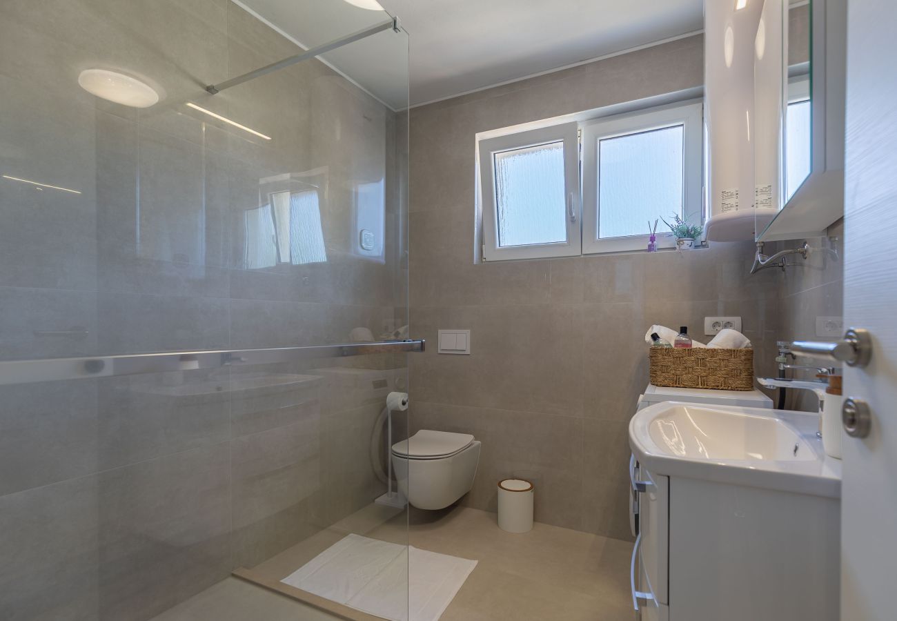 Ferienwohnung in Zadar - Ferienwohnung Klanac 2 mit zwei Balkonen