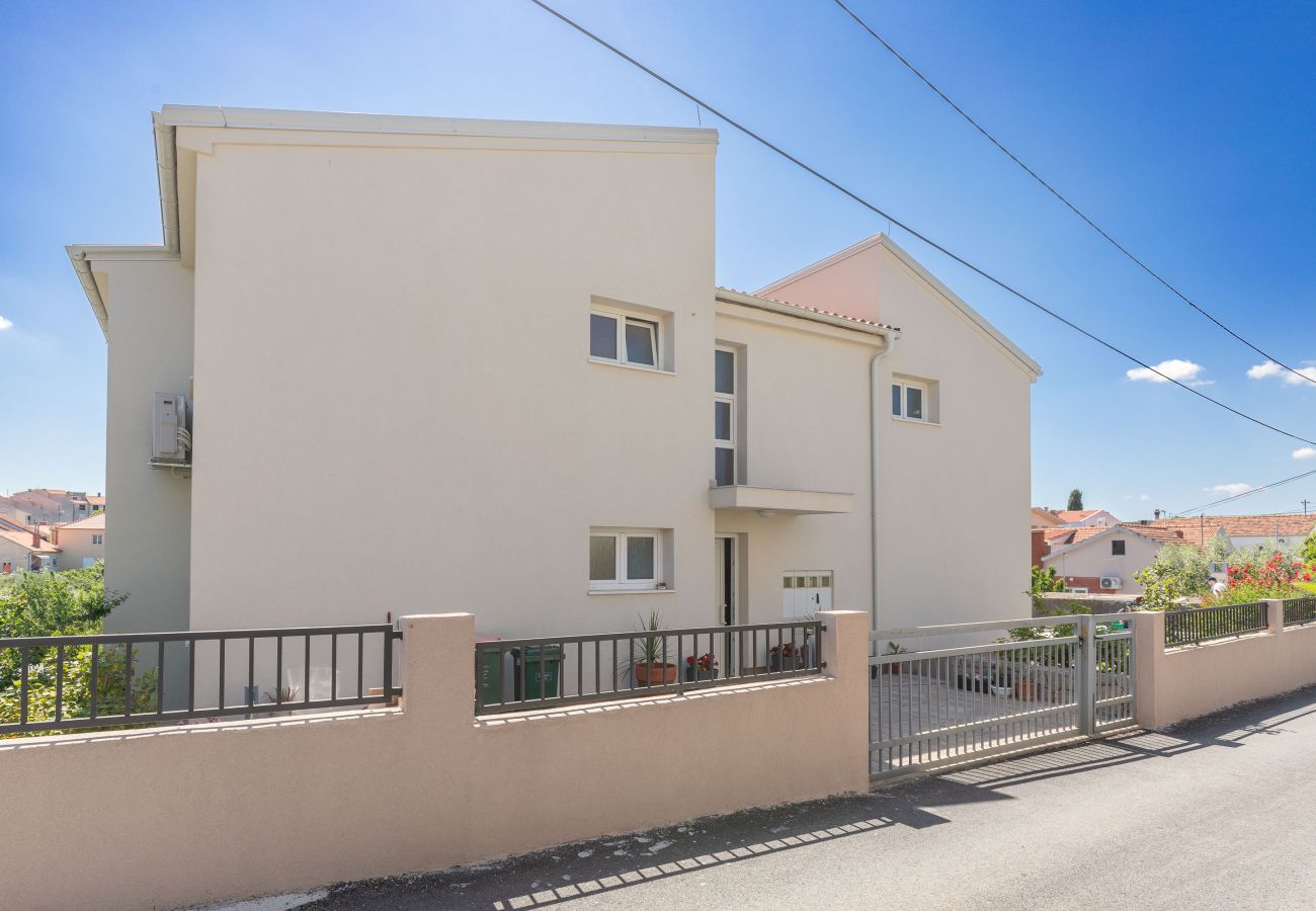 Ferienwohnung in Zadar - Ferienwohnung Klanac 2 mit zwei Balkonen