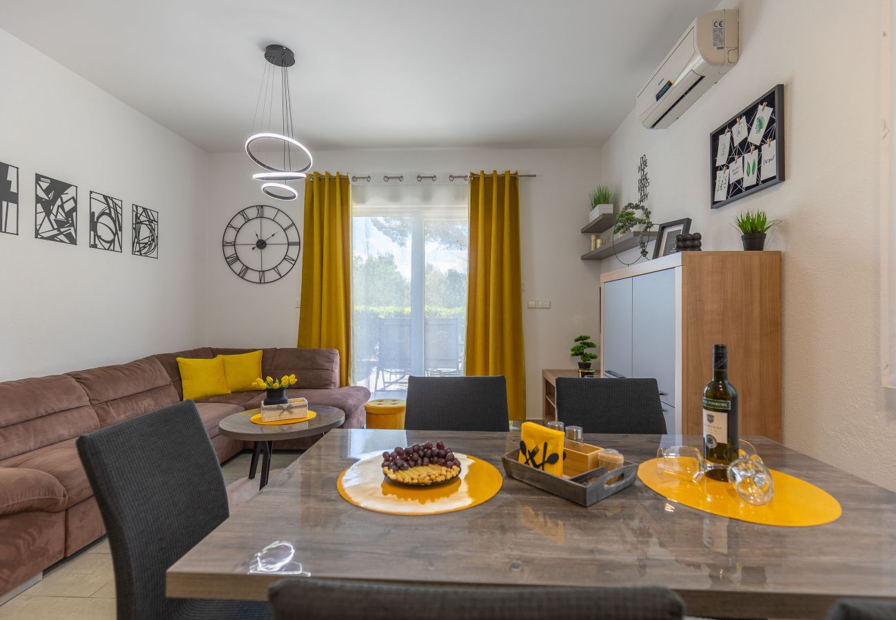 Ferienwohnung in Starigrad - Ferienwohnung Sea & Stone No.1 strandnah