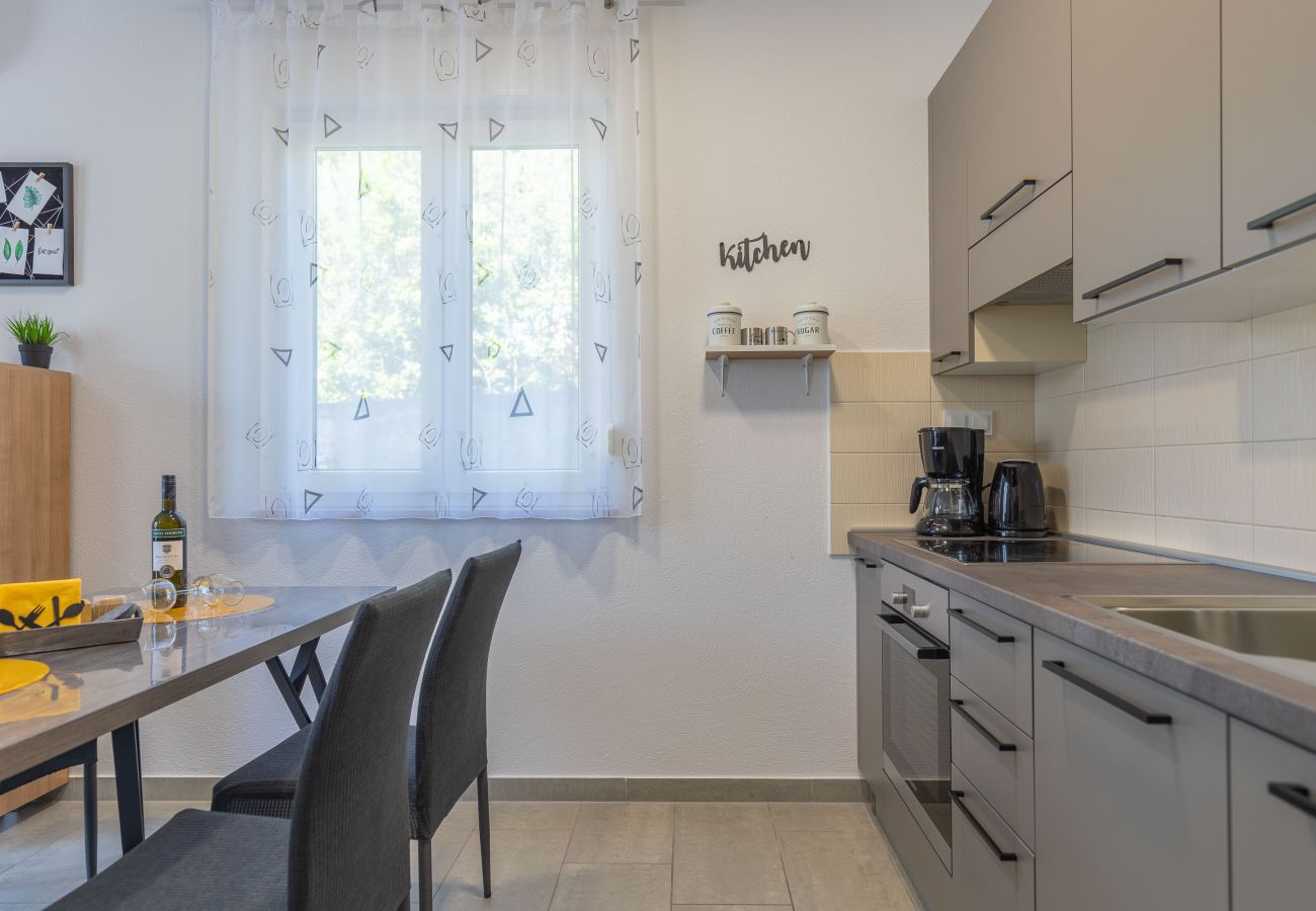 Ferienwohnung in Starigrad - Ferienwohnung Sea & Stone No.1 strandnah