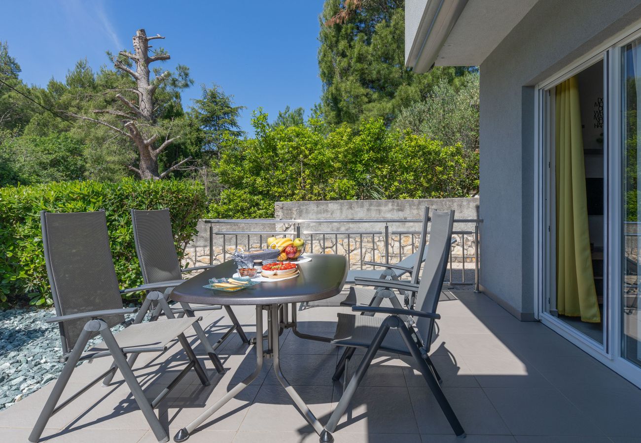 Ferienwohnung in Starigrad - Ferienwohnung Sea & Stone No.1 strandnah