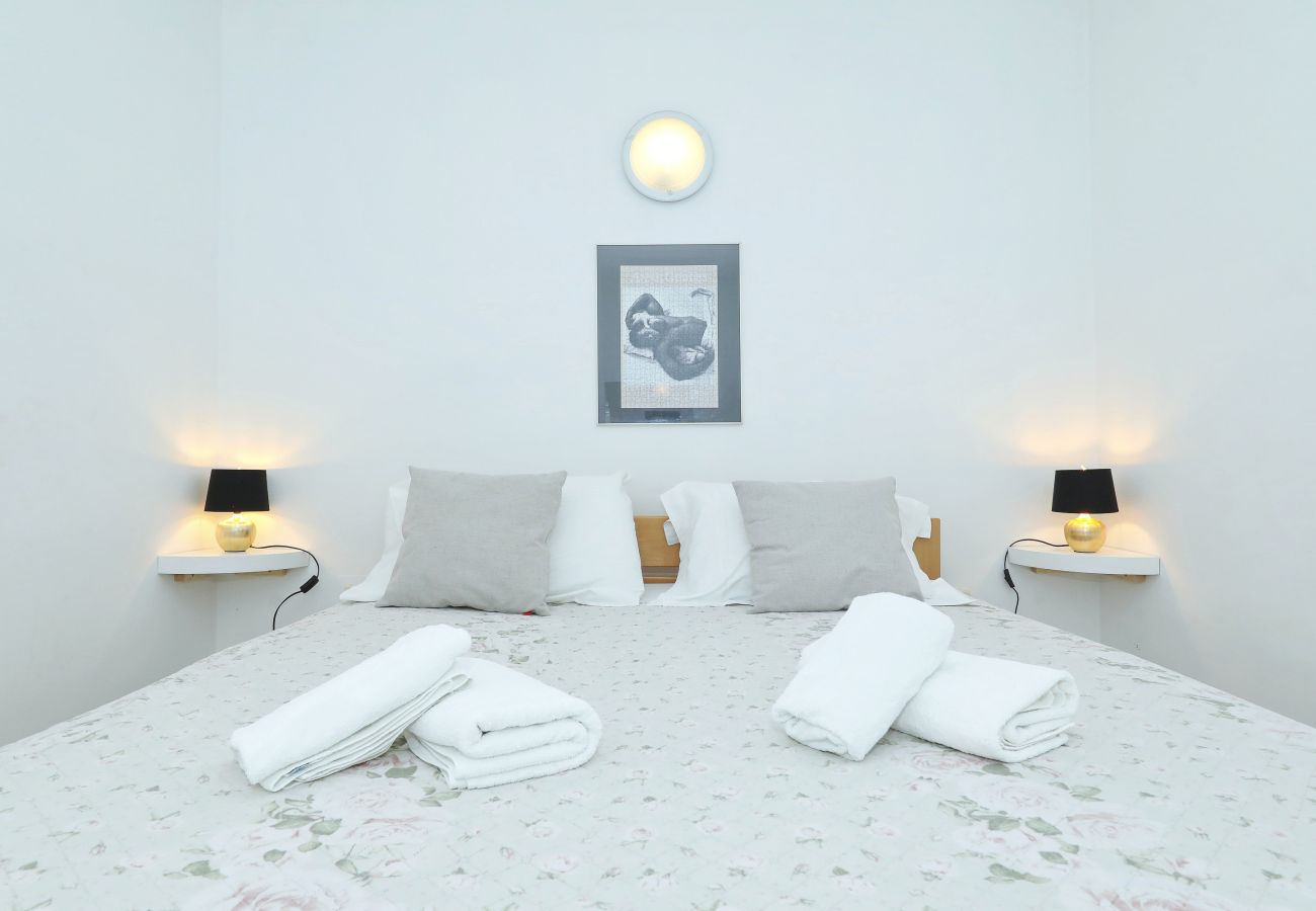 Ferienhaus in Dobropoljana - Ferienhaus Despoja nahe Naturstrand