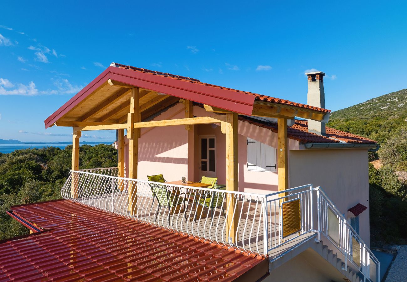 Ferienhaus in Dobropoljana - Ferienhaus Despoja nahe Naturstrand