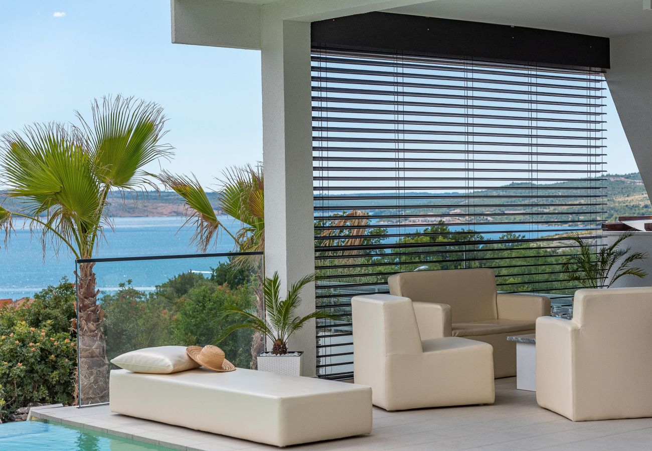 Villa in Maslenica - Villa Michelle mit Infinity Pool