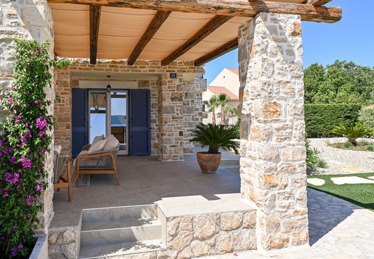 Villa in Dobropoljana - Villa Magna mit beheizbarem Pool