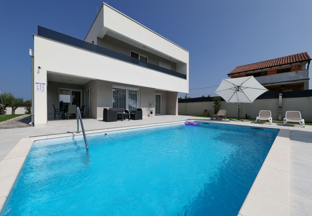 Villa in Vrsi - Poolvilla Marpe in Vrsi