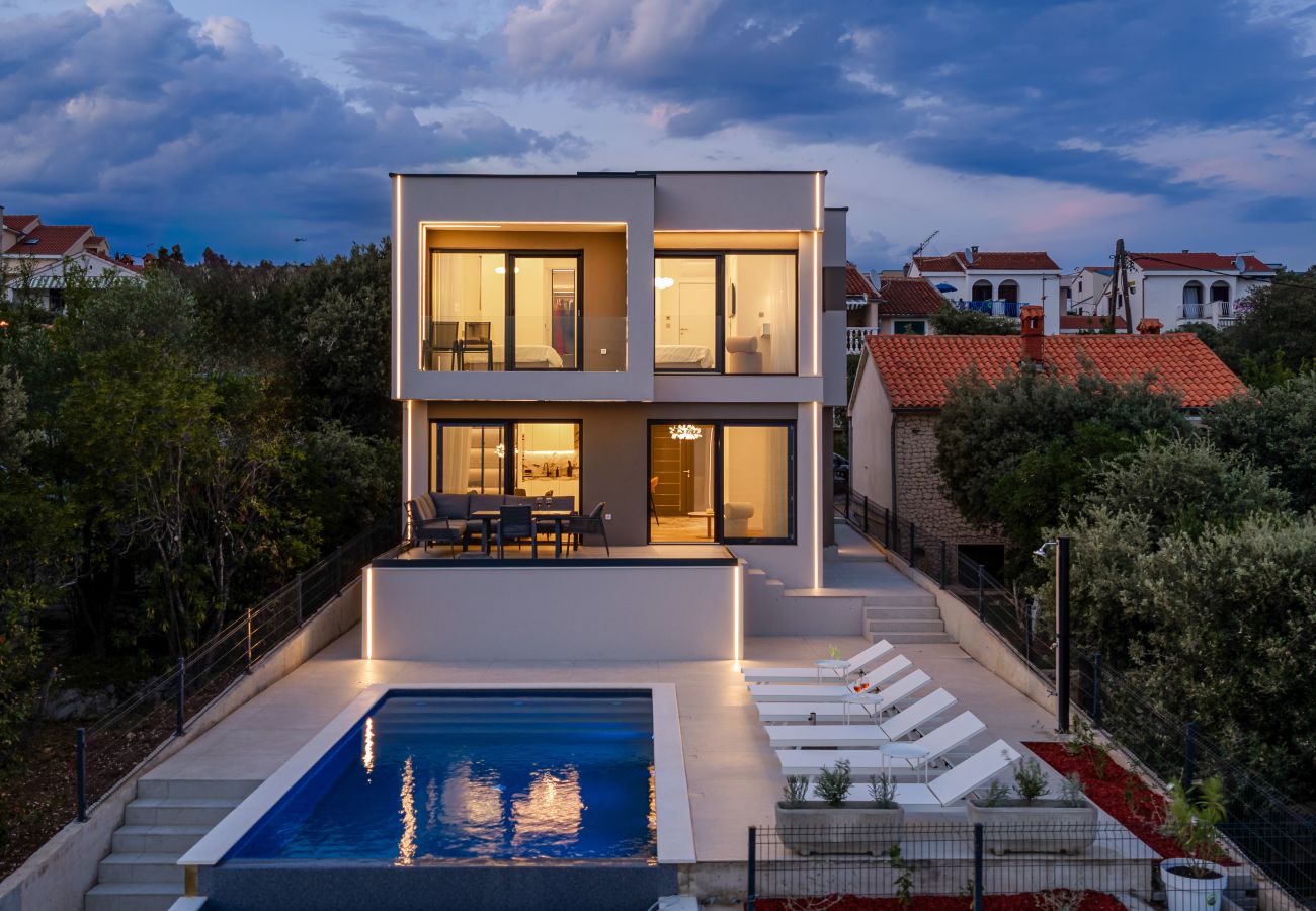 Villa in Kožino - Villa Silvio direkt am Meer mit Infinitypool