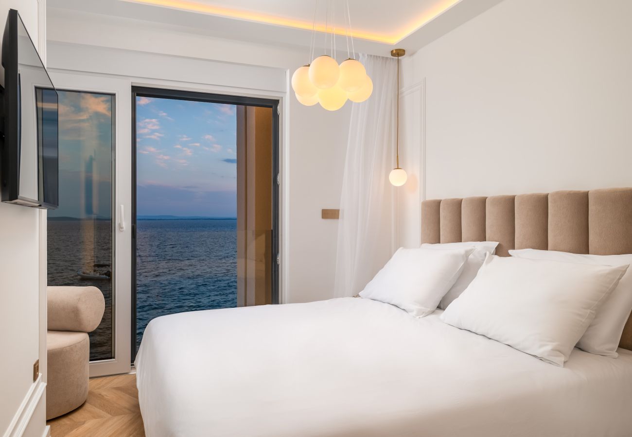 Villa in Kožino - Villa Silvio direkt am Meer mit Infinitypool