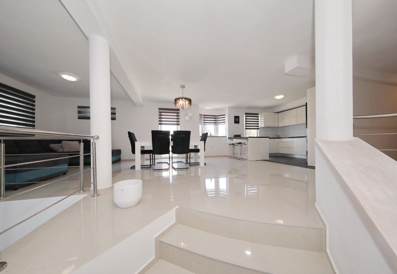 Ferienwohnung in Dobropoljana - Ferienwohnung Luma mit Privatpool