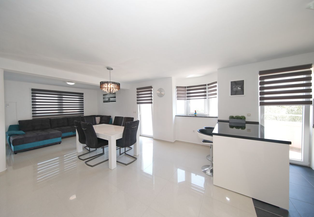 Ferienwohnung in Dobropoljana - Ferienwohnung Luma mit Privatpool