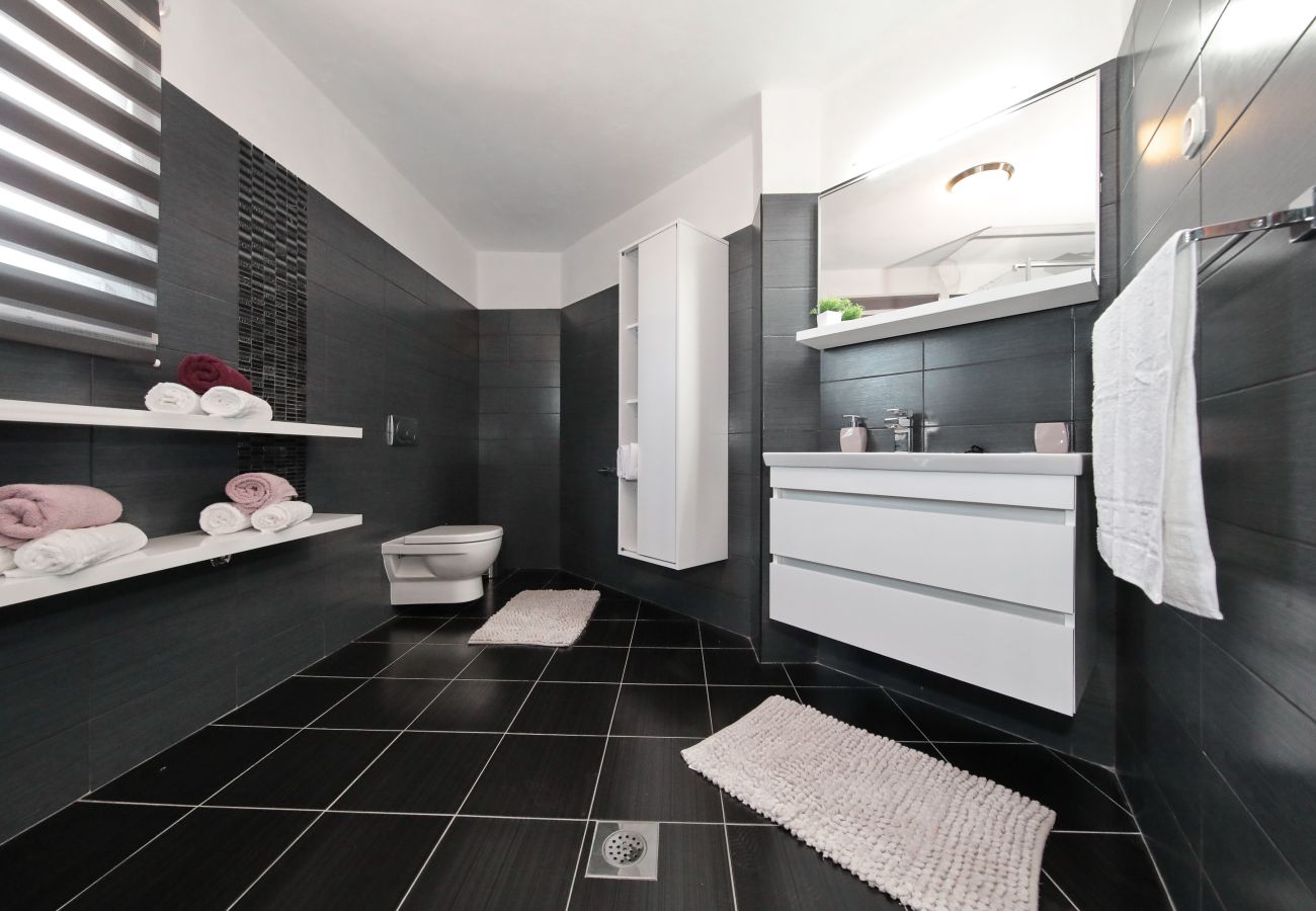 Ferienwohnung in Dobropoljana - Ferienwohnung Luma mit Privatpool