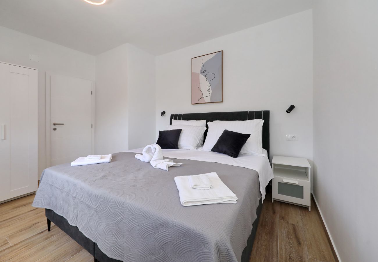 Ferienhaus in Maslenica - Ferienhaus Maslenica mit beheiztem Privatpool
