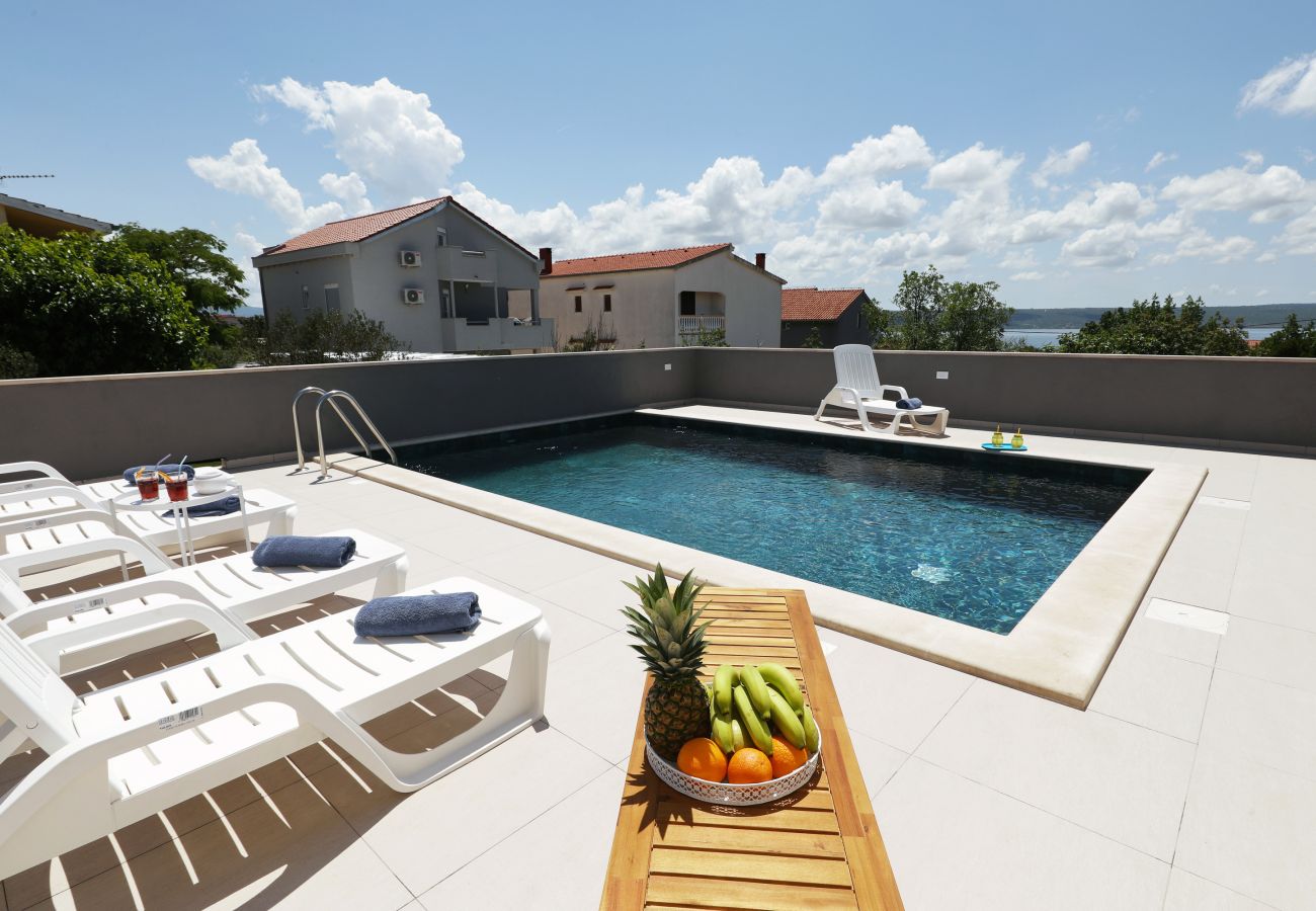 Ferienhaus in Maslenica - Ferienhaus Maslenica mit beheiztem Privatpool