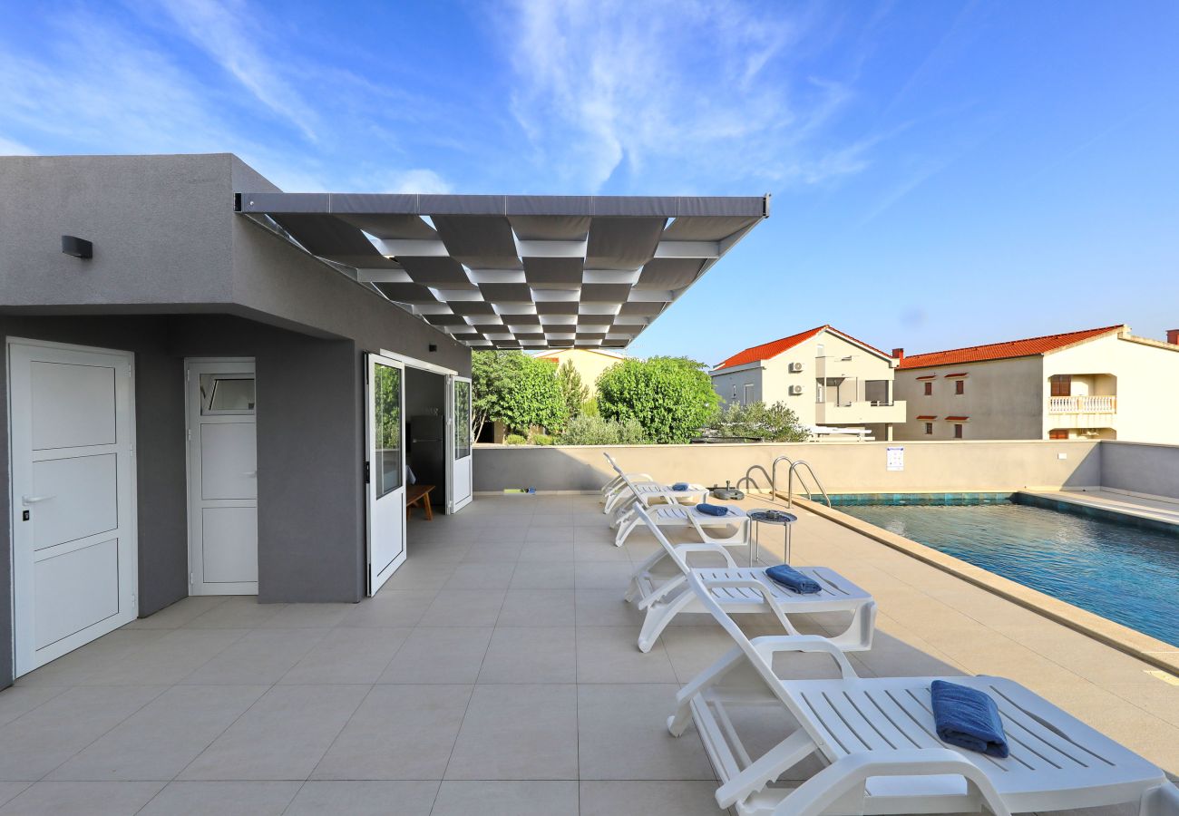 Ferienhaus in Maslenica - Ferienhaus Maslenica mit beheiztem Privatpool