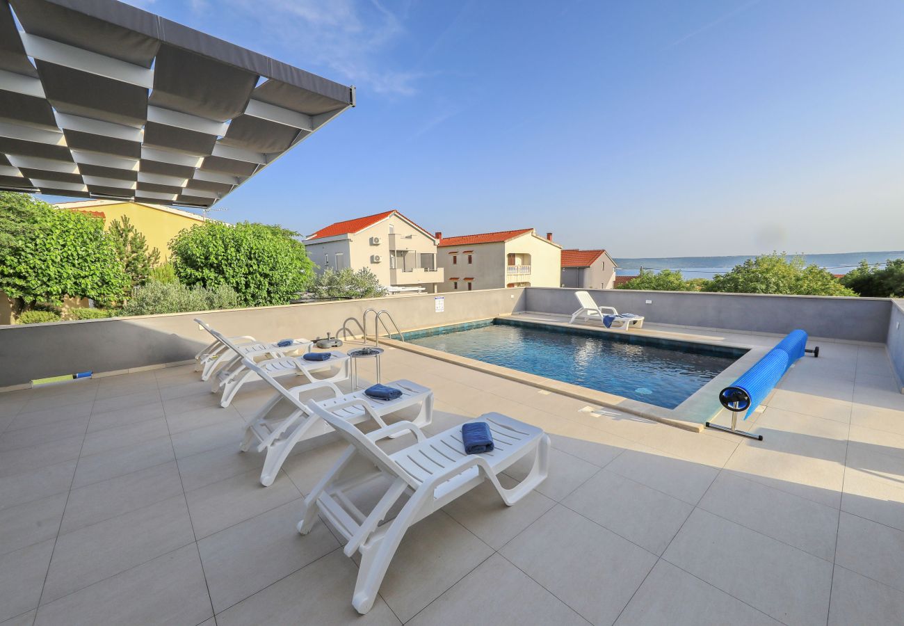 Ferienhaus in Maslenica - Ferienhaus Maslenica mit beheiztem Privatpool
