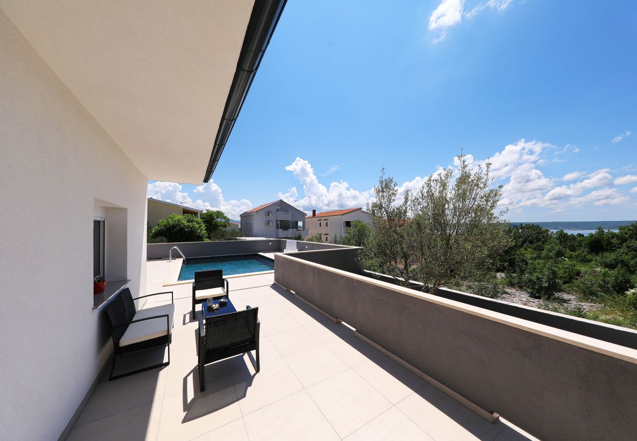Ferienhaus in Maslenica - Ferienhaus Maslenica mit beheiztem Privatpool