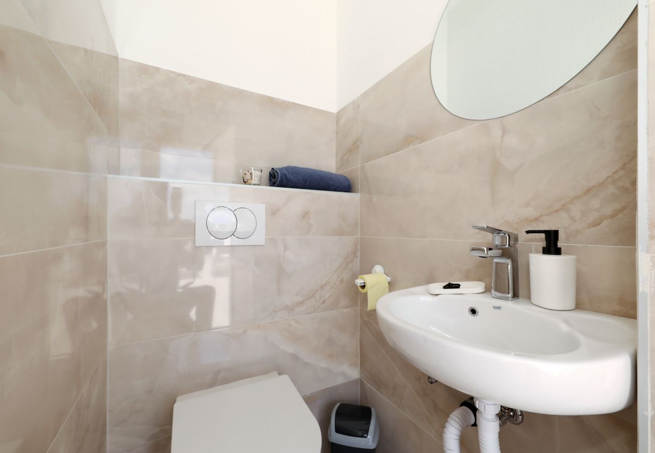 Ferienhaus in Maslenica - Ferienhaus Maslenica mit beheiztem Privatpool