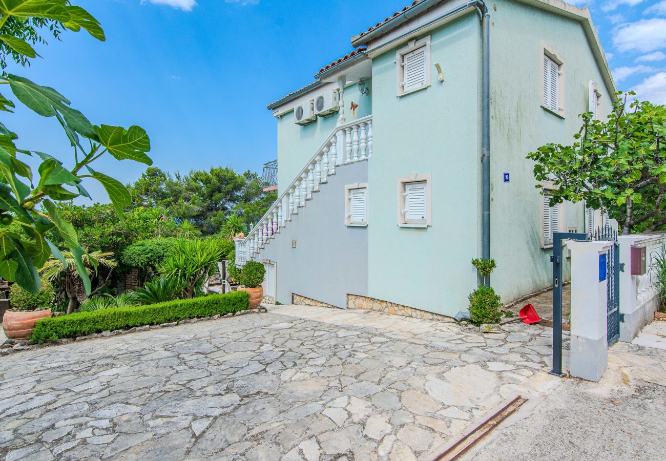 Ferienhaus in Maslenica - Ferienhaus Gordana mit Privatpool