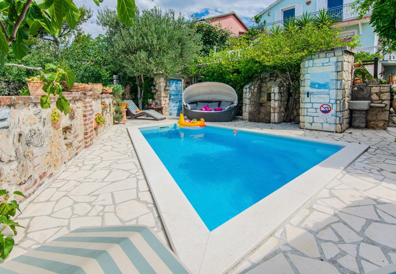 Ferienhaus in Maslenica - Ferienhaus Gordana mit Privatpool