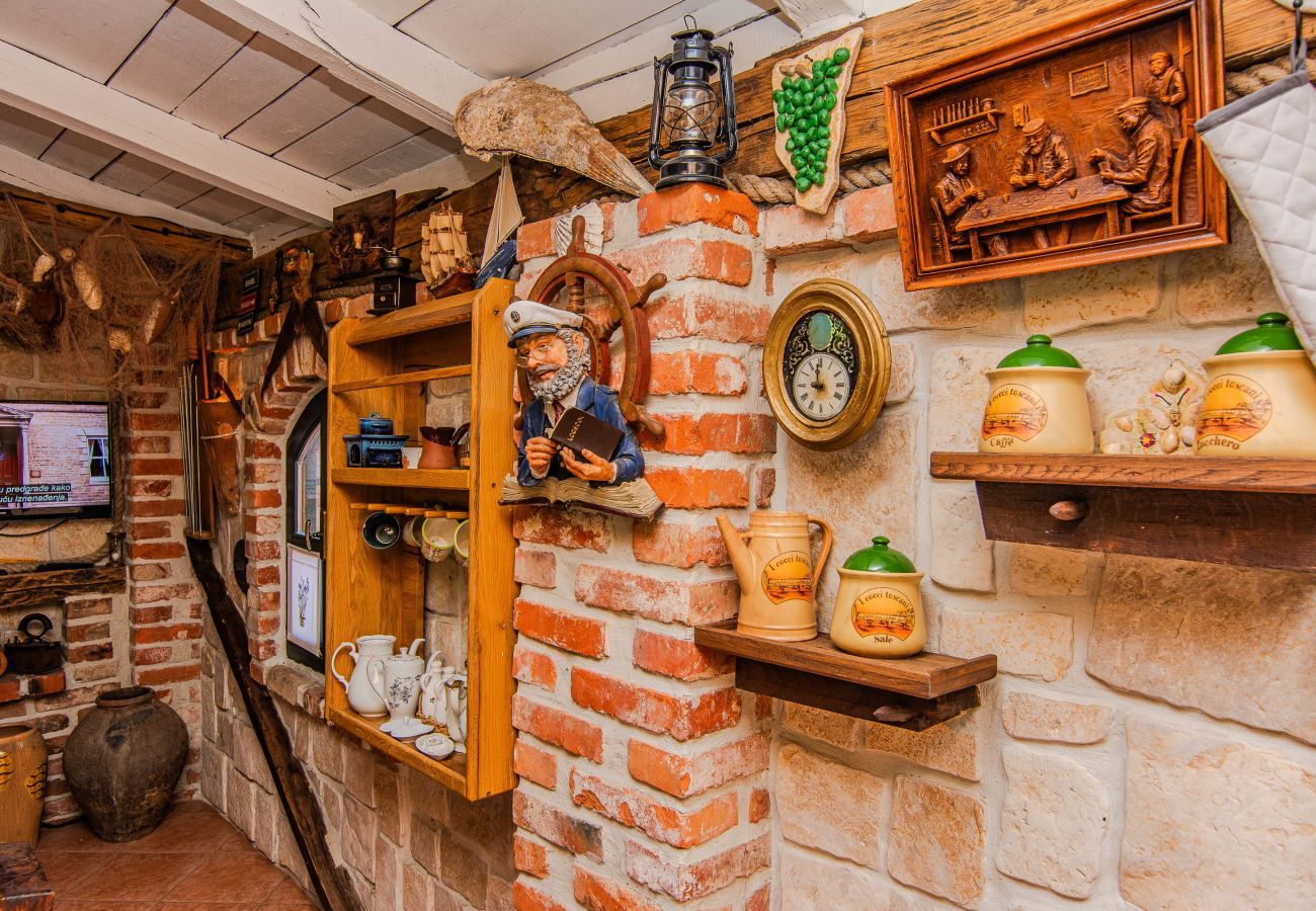 Ferienhaus in Maslenica - Ferienhaus Gordana mit Privatpool