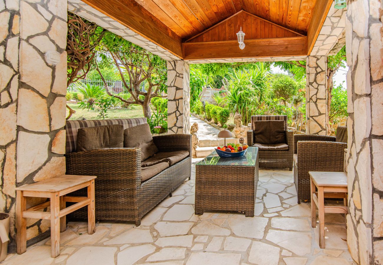 Ferienhaus in Maslenica - Ferienhaus Gordana mit Privatpool