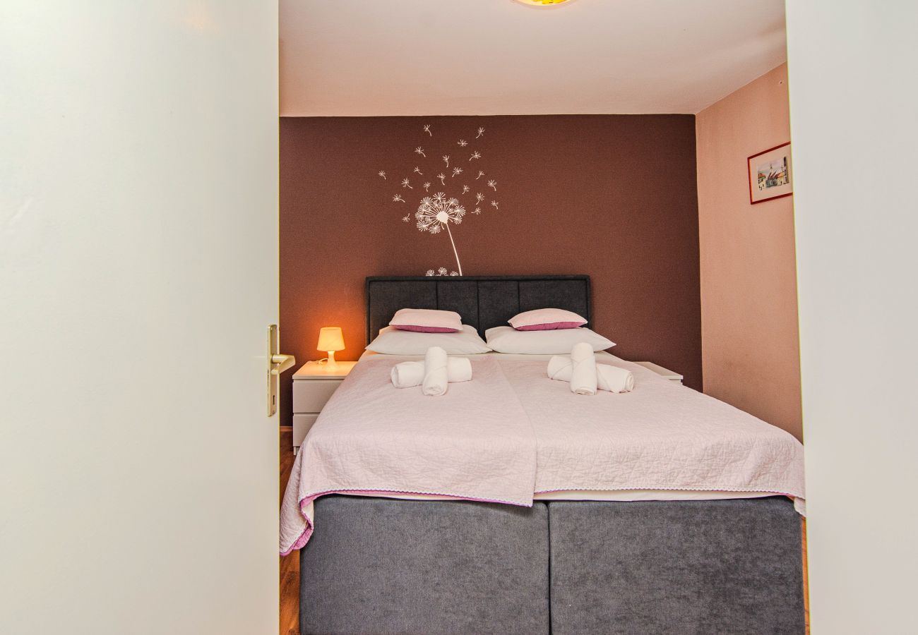 Ferienhaus in Maslenica - Ferienhaus Gordana mit Privatpool