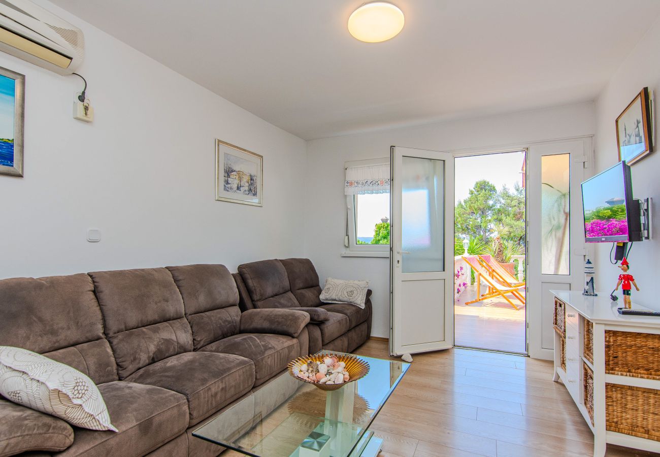 Ferienhaus in Maslenica - Ferienhaus Gordana mit Privatpool