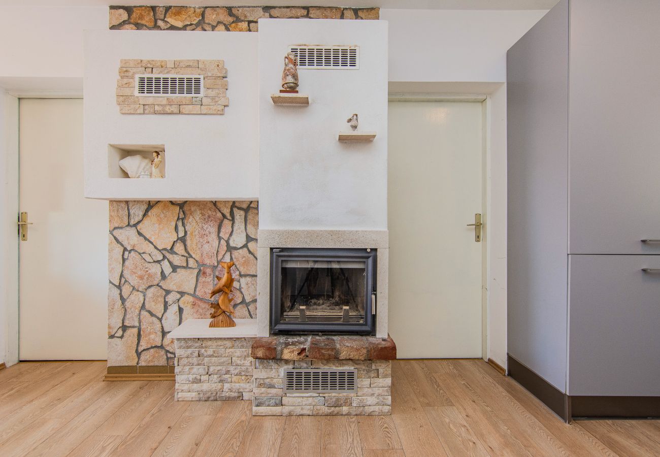 Ferienhaus in Maslenica - Ferienhaus Gordana mit Privatpool
