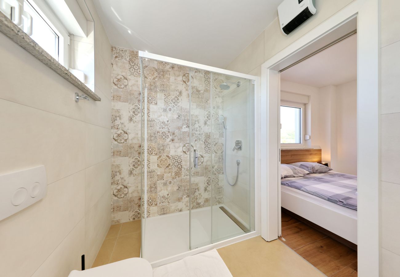 Ferienwohnung in Starigrad -  Ferienwohnung Lux 1 nahe Meer mit Balkon
