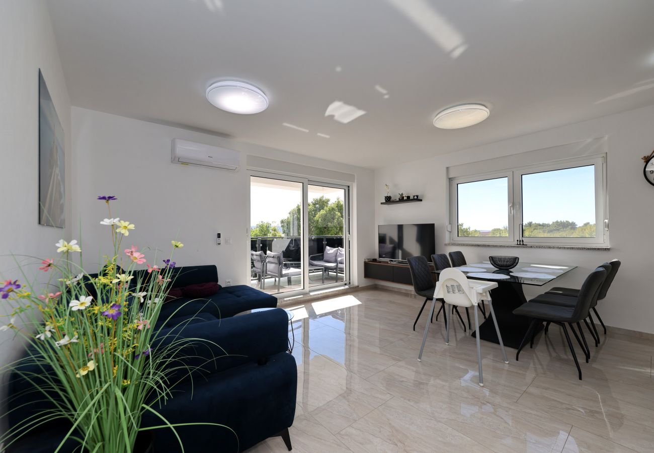 Ferienwohnung in Starigrad -  Ferienwohnung Lux 1 nahe Meer mit Balkon