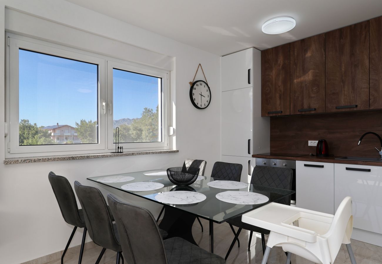 Ferienwohnung in Starigrad -  Ferienwohnung Lux 1 nahe Meer mit Balkon