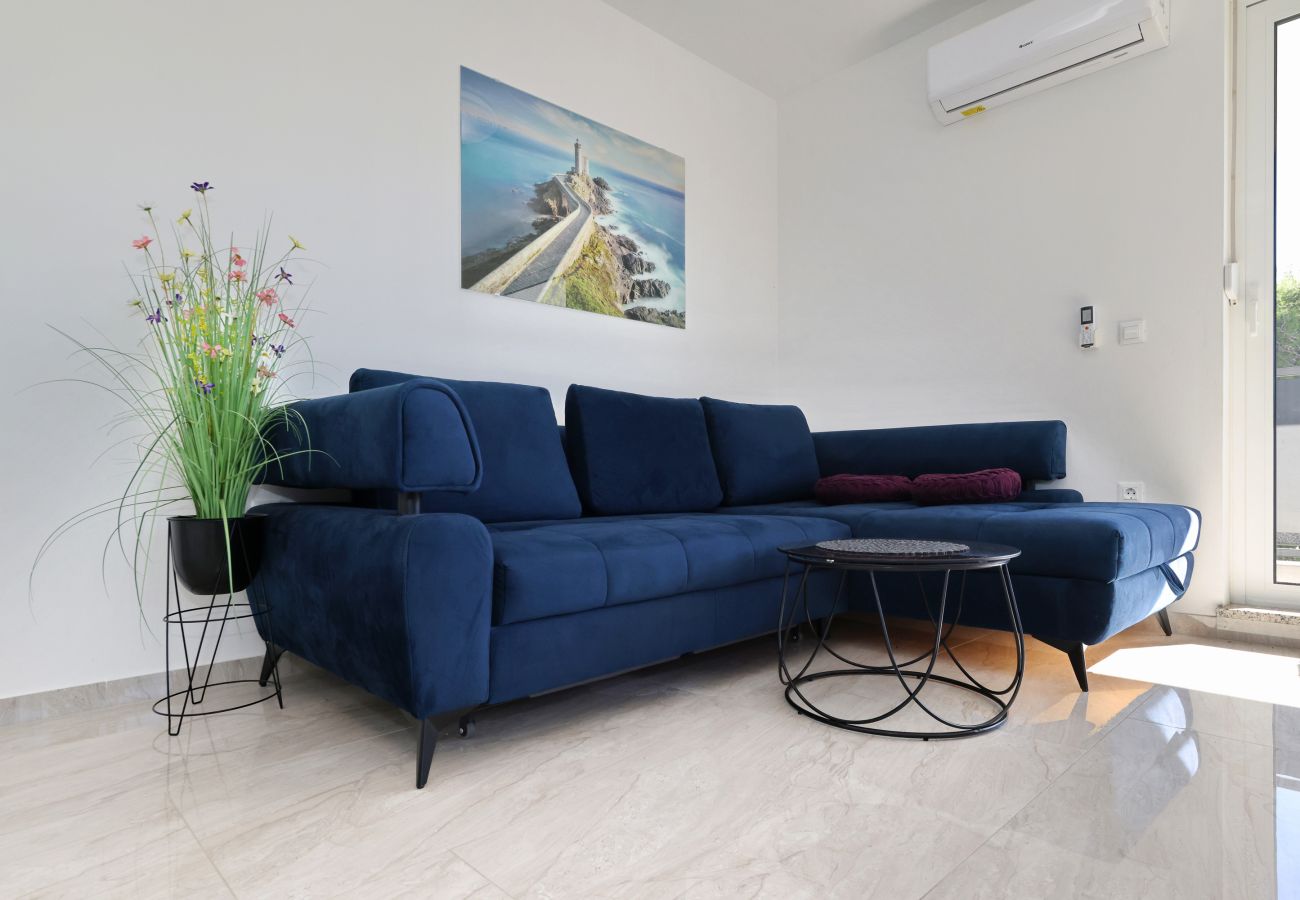 Ferienwohnung in Starigrad -  Ferienwohnung Lux 1 nahe Meer mit Balkon
