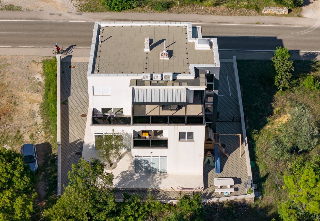 Ferienwohnung in Starigrad -  Ferienwohnung Lux 1 nahe Meer mit Balkon