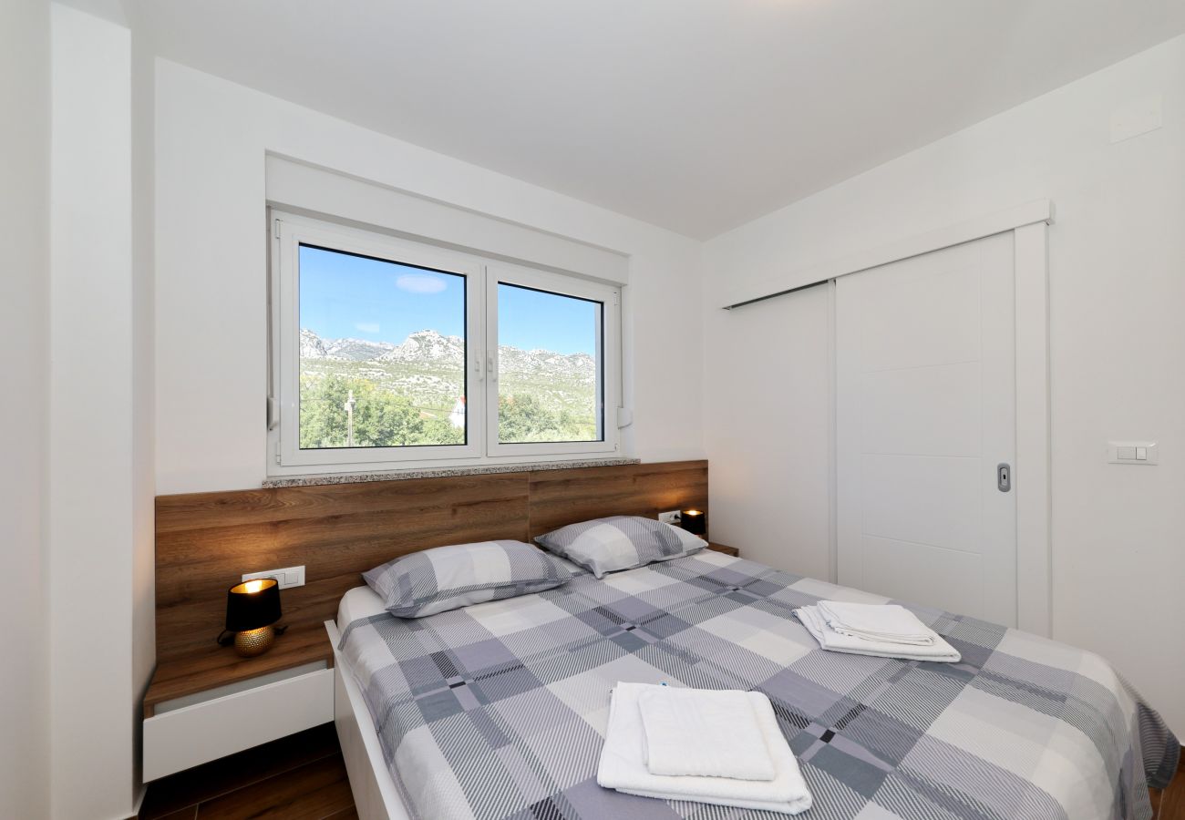 Ferienwohnung in Starigrad -  Ferienwohnung Lux 1 nahe Meer mit Balkon