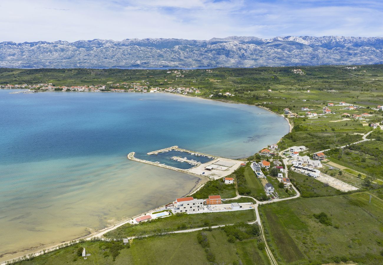 Villa in Ljubac - Villa mit Infinitypool direkt am Meer