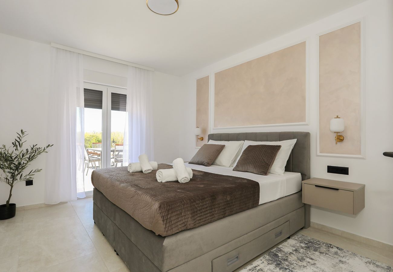 Ferienhaus in Vrsi - Ferienhaus Casa Profonda mit Pool