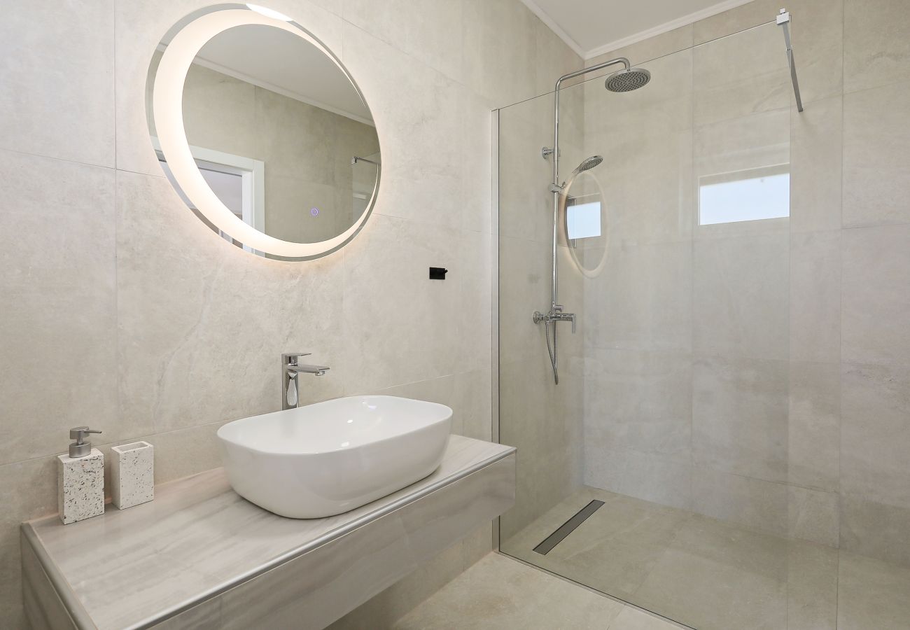 Ferienhaus in Vrsi - Ferienhaus Casa Profonda mit Pool