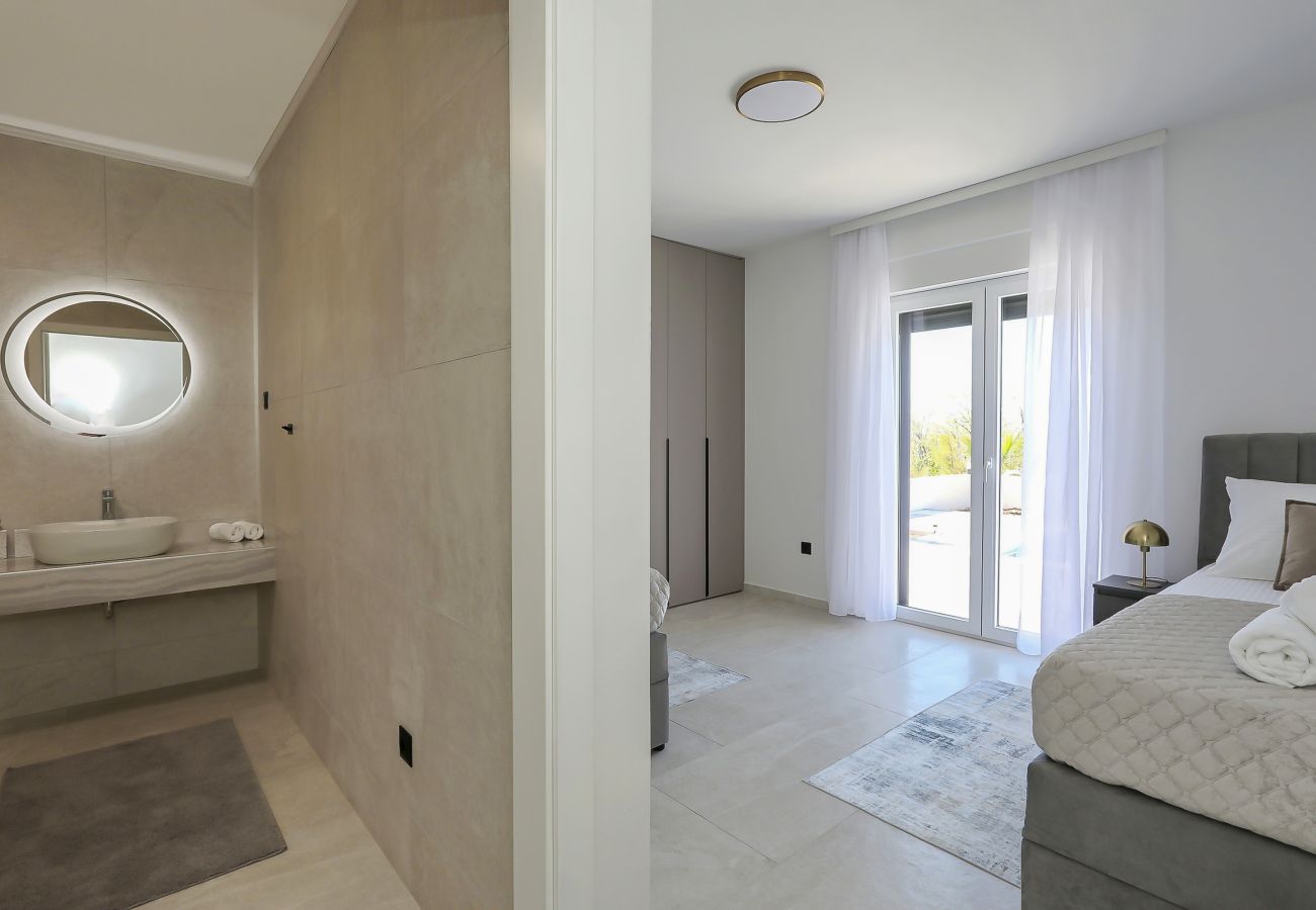 Ferienhaus in Vrsi - Ferienhaus Casa Profonda mit Pool