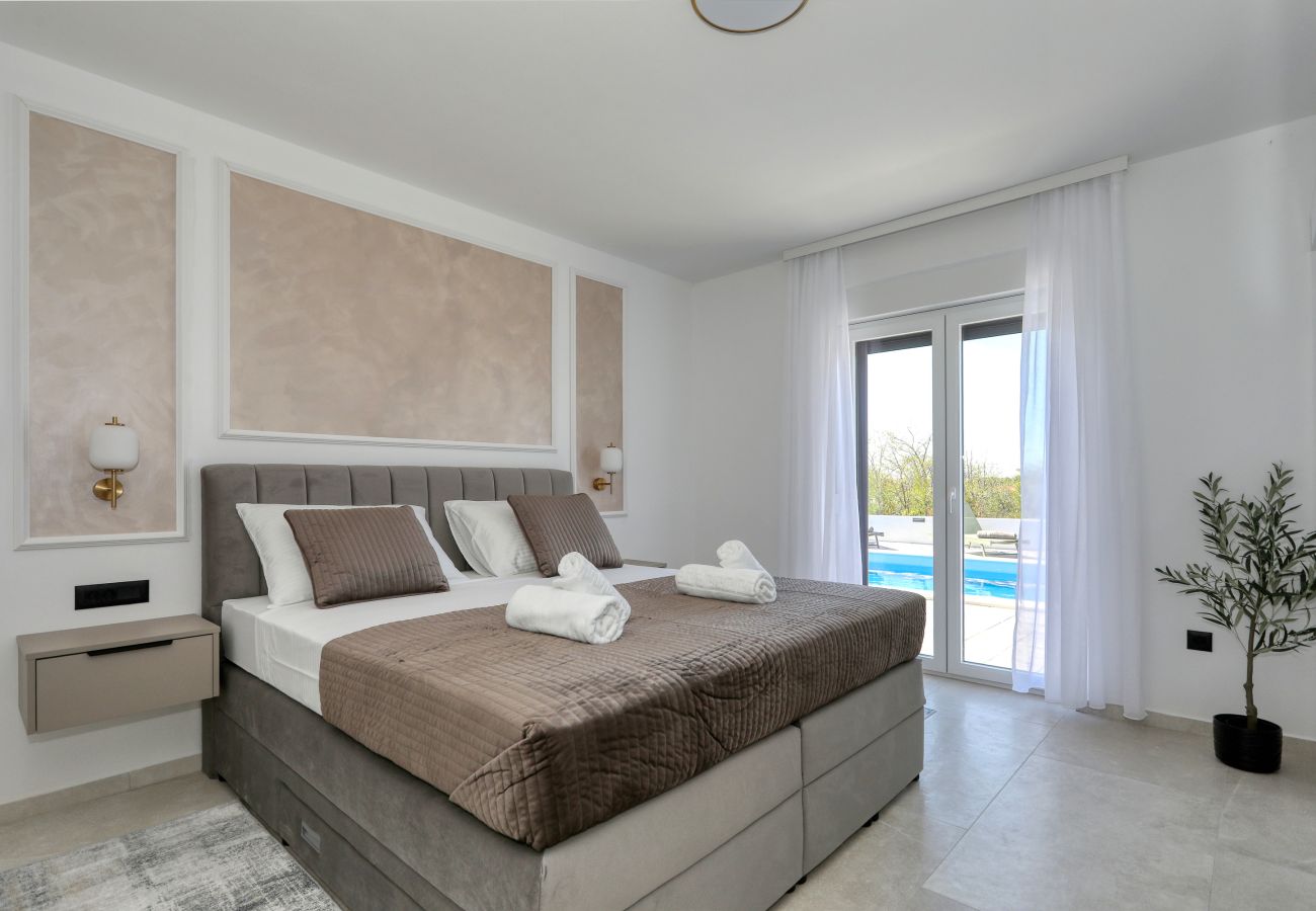 Ferienhaus in Vrsi - Ferienhaus Casa Profonda mit Pool