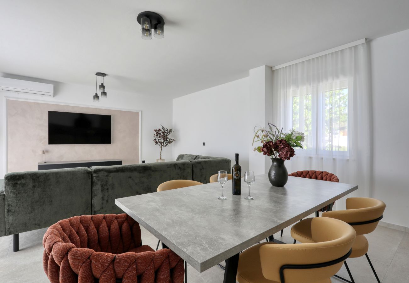 Ferienhaus in Vrsi - Ferienhaus Casa Profonda mit Pool