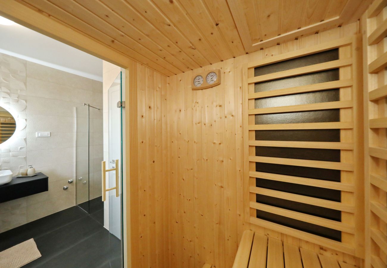 Villa in Zadar - Villa Depaja mit beheiztem Pool