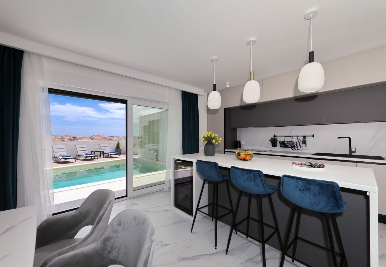Villa in Zadar - Villa Depaja mit beheiztem Pool