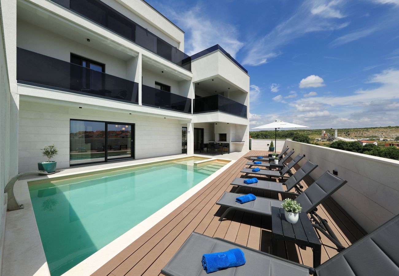 Villa in Zadar - Villa Depaja mit beheiztem Pool