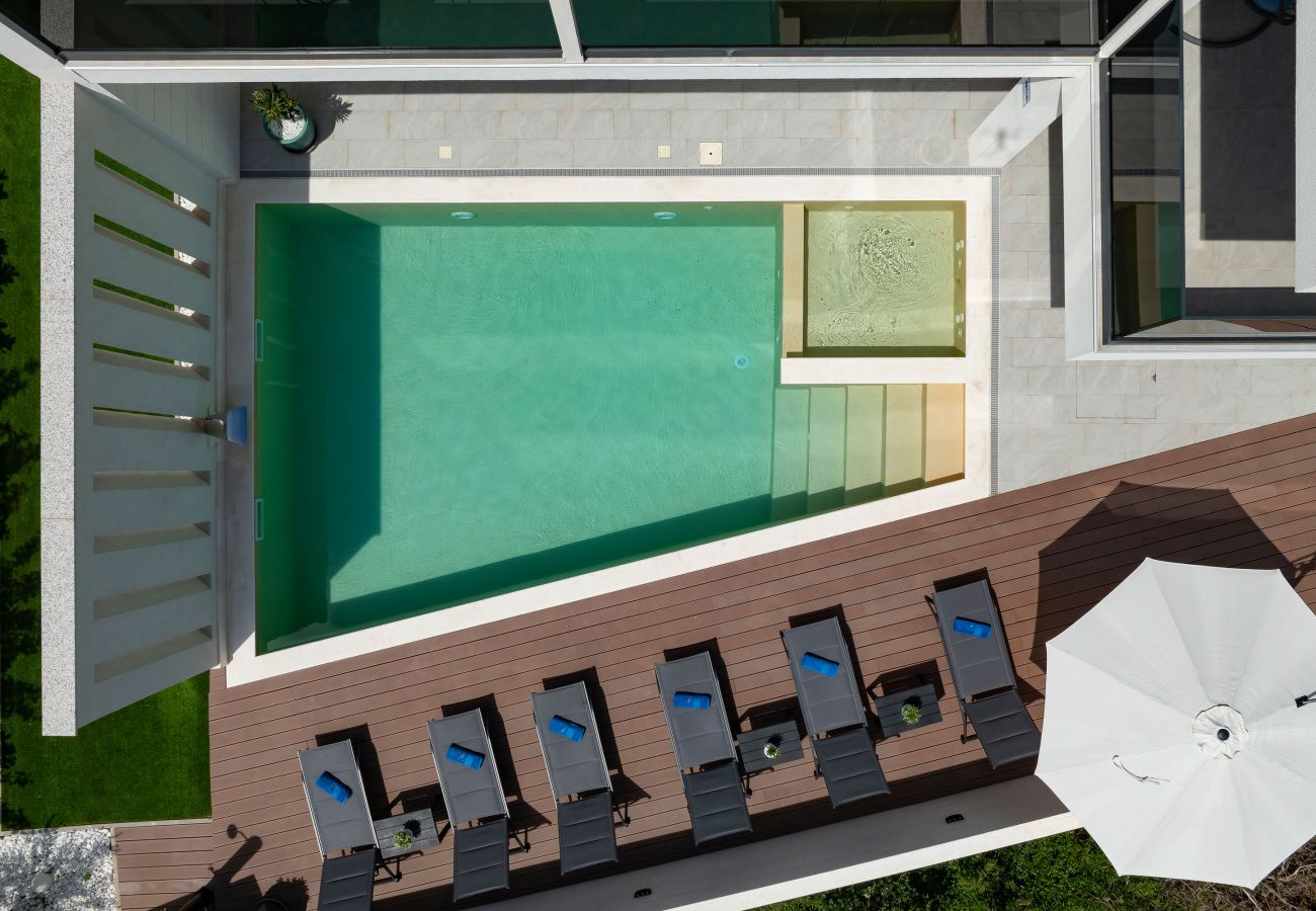 Villa in Zadar - Villa Depaja mit beheiztem Pool